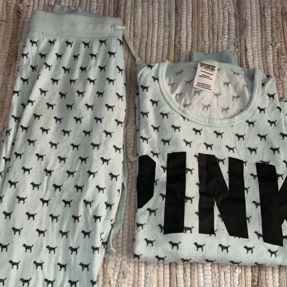 Victoria’s Secret (PINK) Pajama set